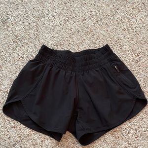 Lululemon track that mid-rise lined shorts 5”